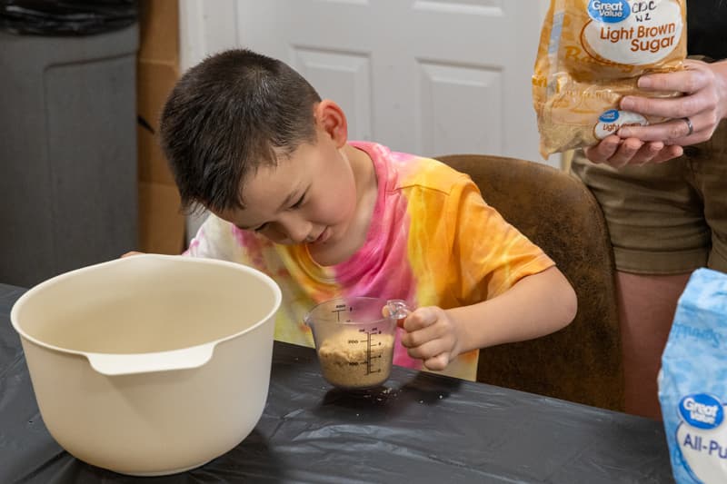 Kinder cooking activity